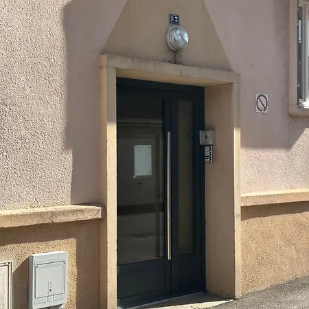 Lyla ディジョン