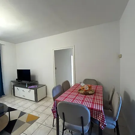 Lyla ディジョン